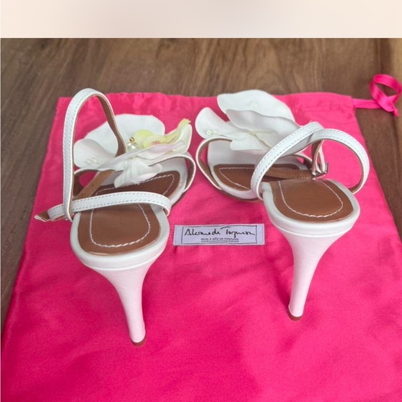 Aldo Elegant White Floral Heels - Picture 5 of 6